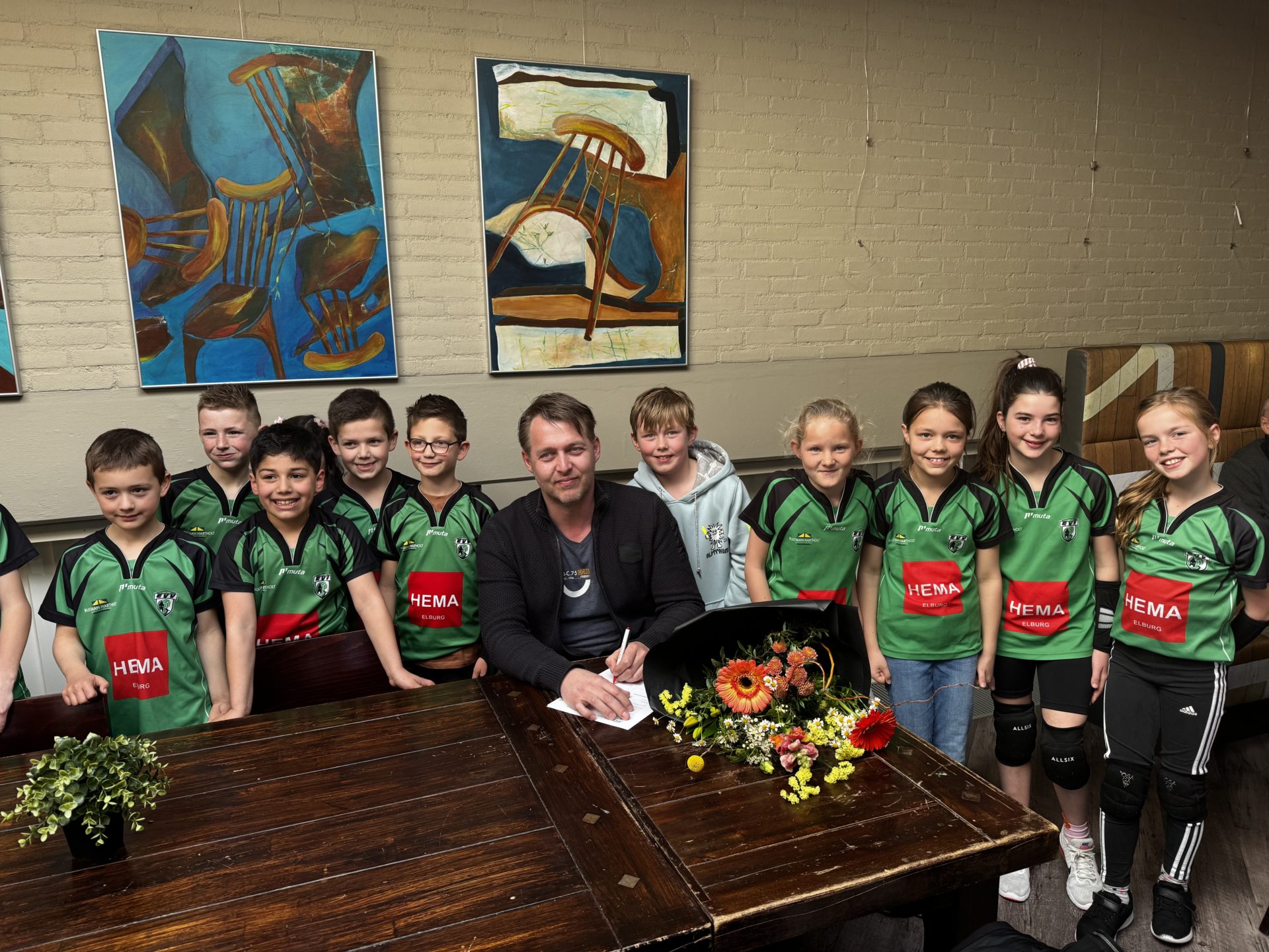 Hema Elburg blijft trouwe sponsor van EVV Elburg