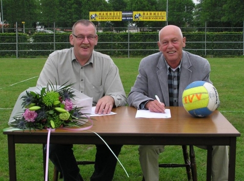 Mammoet Hekwerk sponsort Buitenvolleybaltoernooi voor 5 jaren