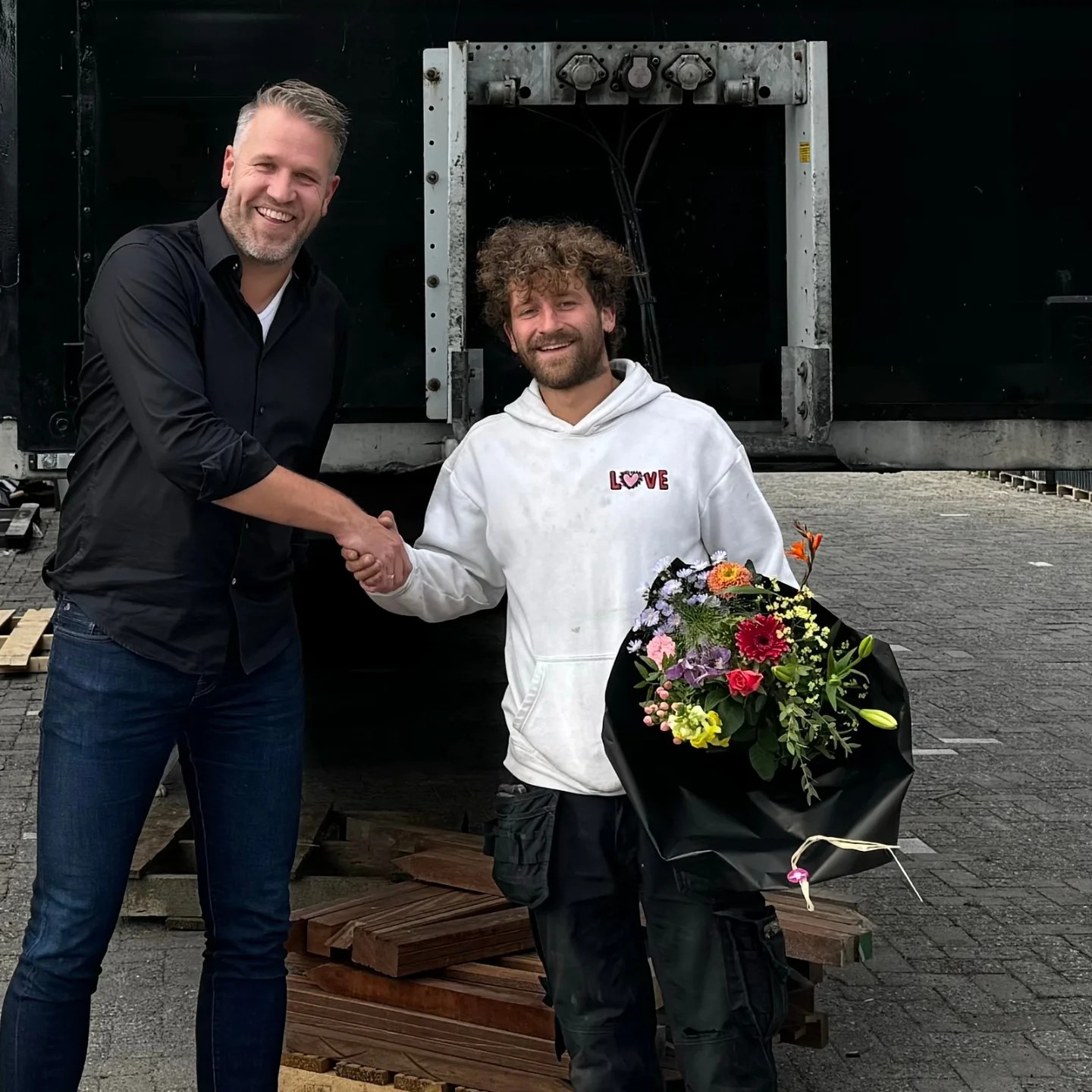 Stange sponsor EVV met reclamebord bij thuiswedstrijden Heren 1